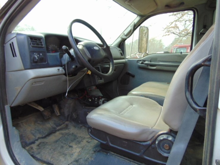 2004-ford-f750-image-10