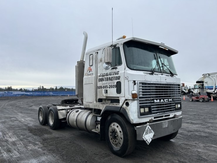 1985-mack-mh633-t/a-sleeper-truck-tractor-image-7