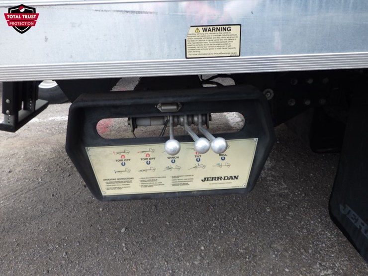 2020-isuzu-nrr-image-6