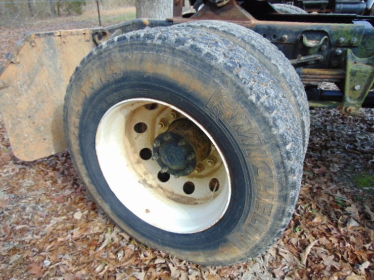 1997-freightliner-fl70-image-4