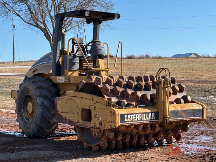 2005-caterpillar-cp-563e-image-1