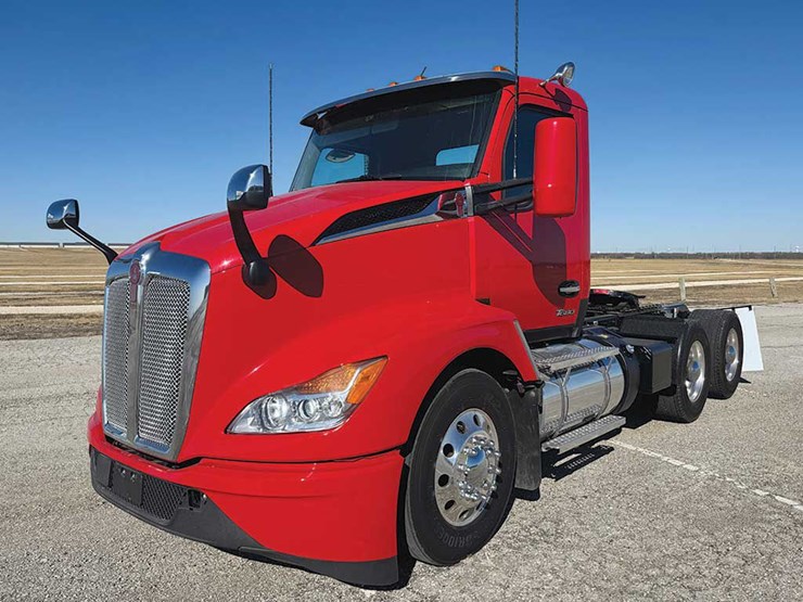 2023-kenworth-t680-image-1