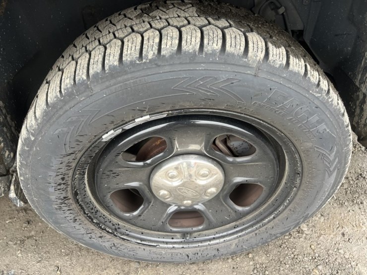 2017-ford-explorer-image-17