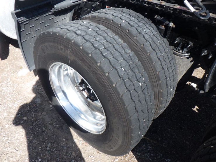 2024-freightliner-cascadia-126-image-16