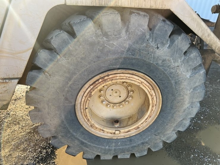 1989-deere-762b-image-9