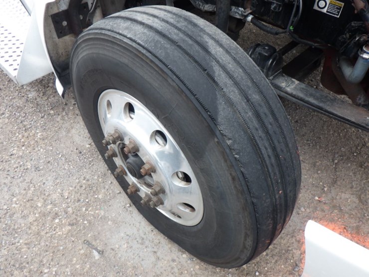 2014-kenworth-t660-image-30