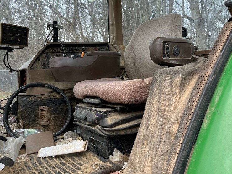 john-deere-8320-image-9