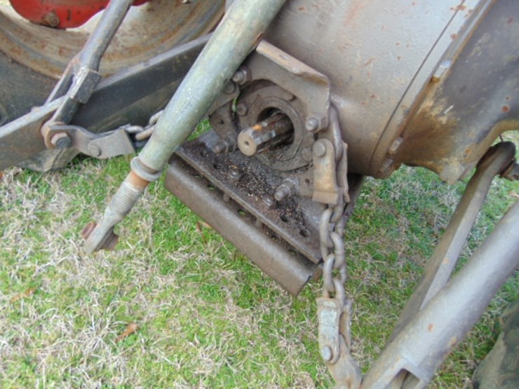 massey-ferguson-135-image-7