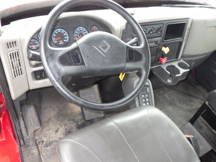 2013-international-durastar-4400-image-12