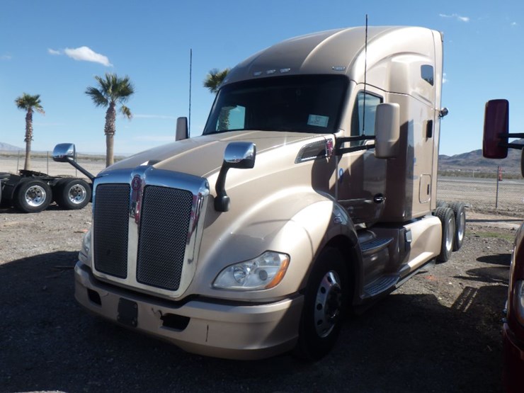 2020-kenworth-t680-image-1