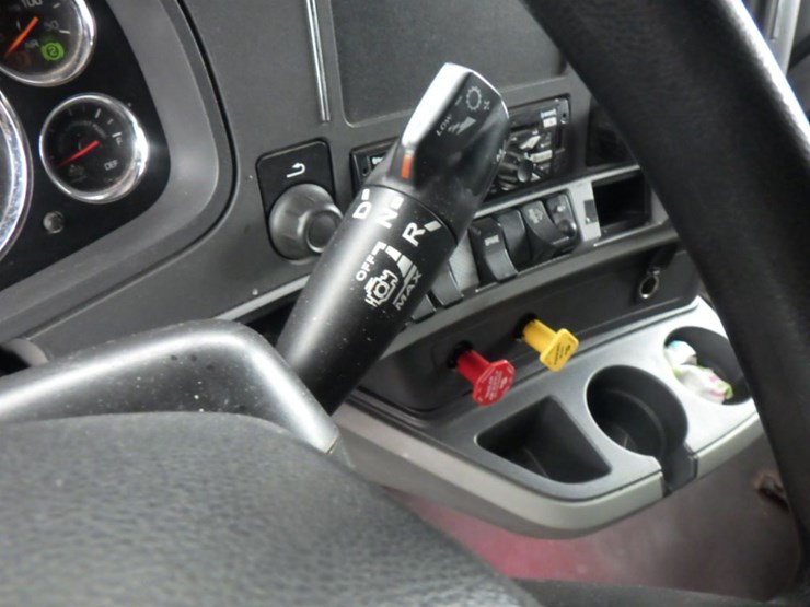 2020-kenworth-t680-image-19