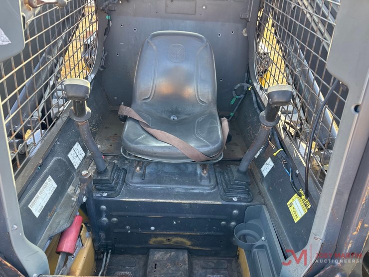 new-holland-l230-image-17