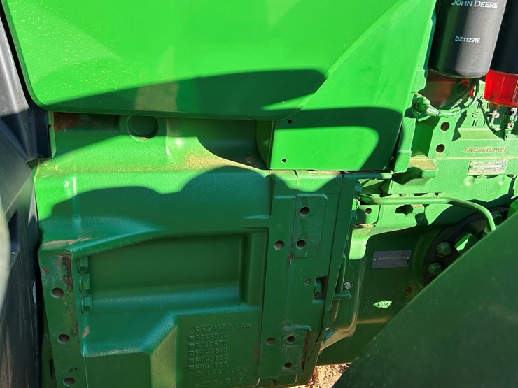 2019-john-deere-8370r-image-16