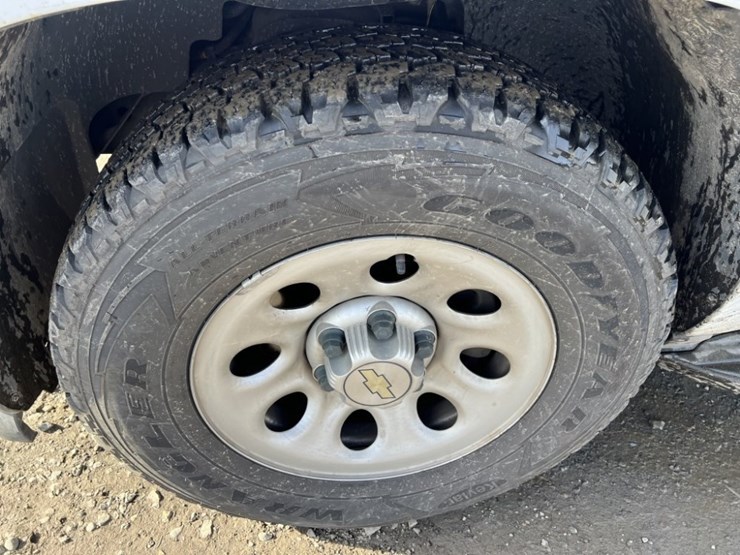 2012-chevrolet-tahoe-image-17