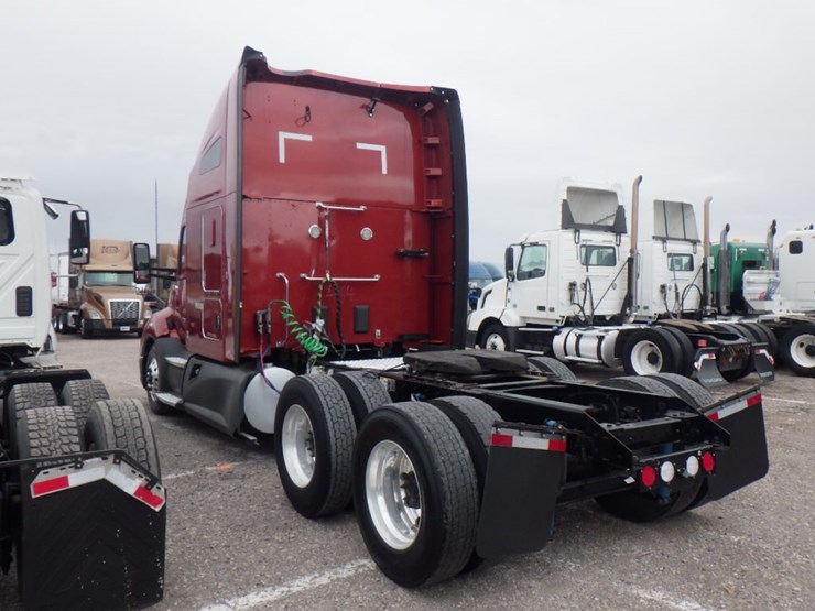 2020-kenworth-t680-image-13