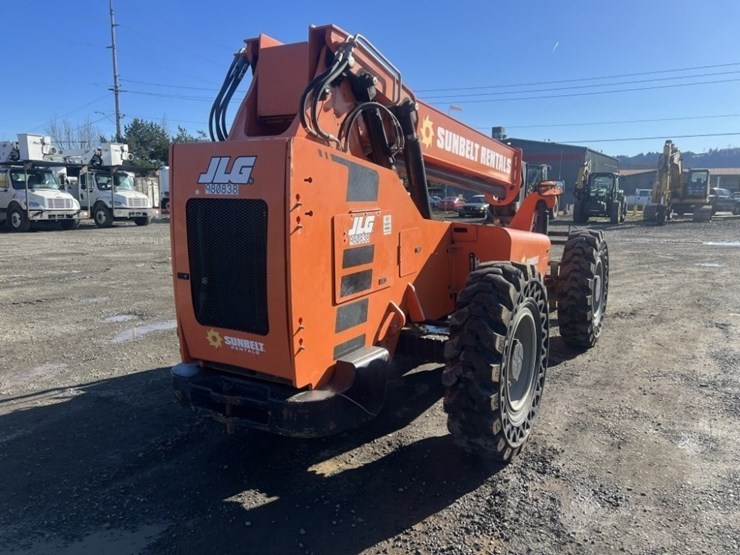 2017-jlg-6036-image-4