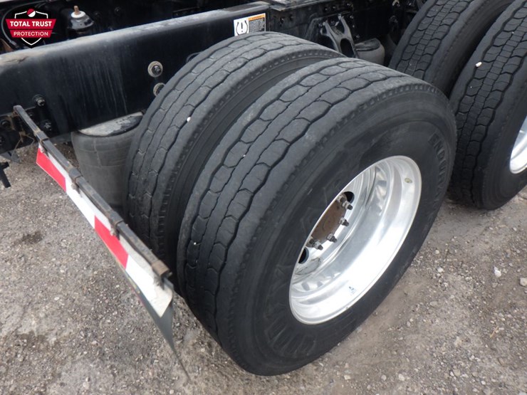 2022-kenworth-t680-image-6