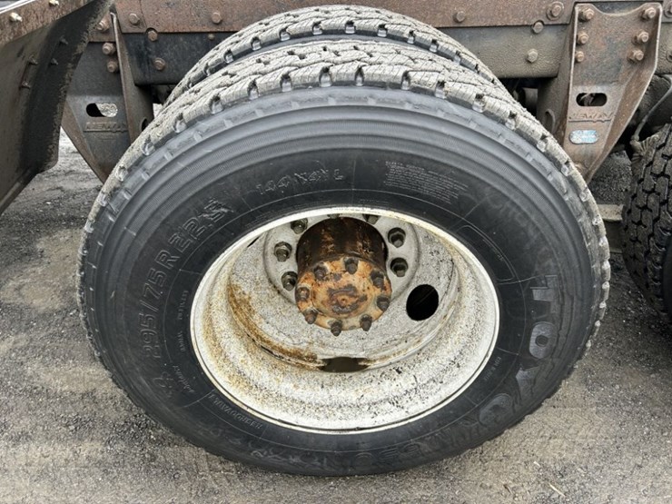 1985-mack-mh633-t/a-sleeper-truck-tractor-image-31