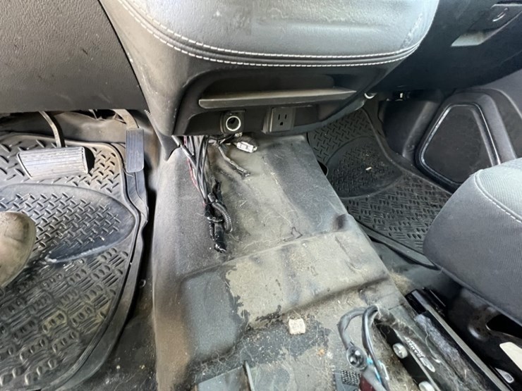 2015-chevrolet-tahoe-image-36