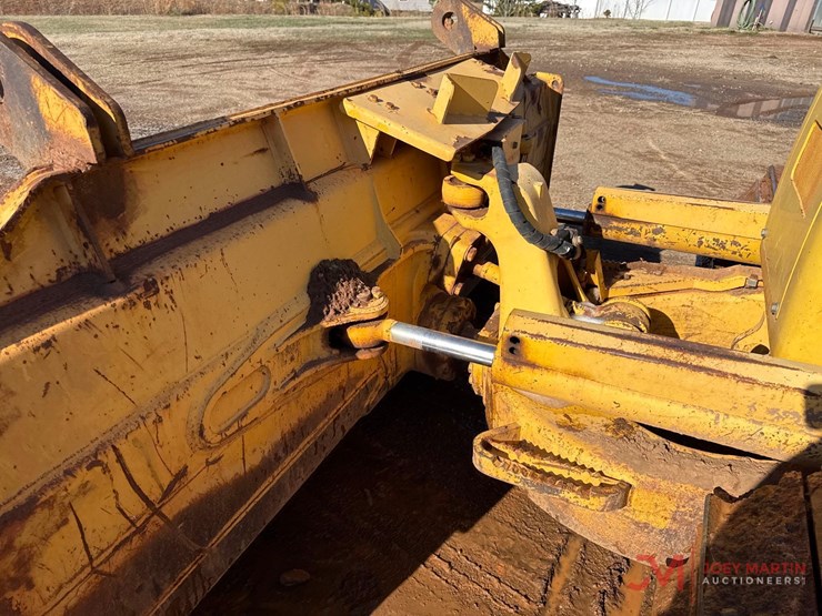 2010-komatsu-d51px-22-image-6