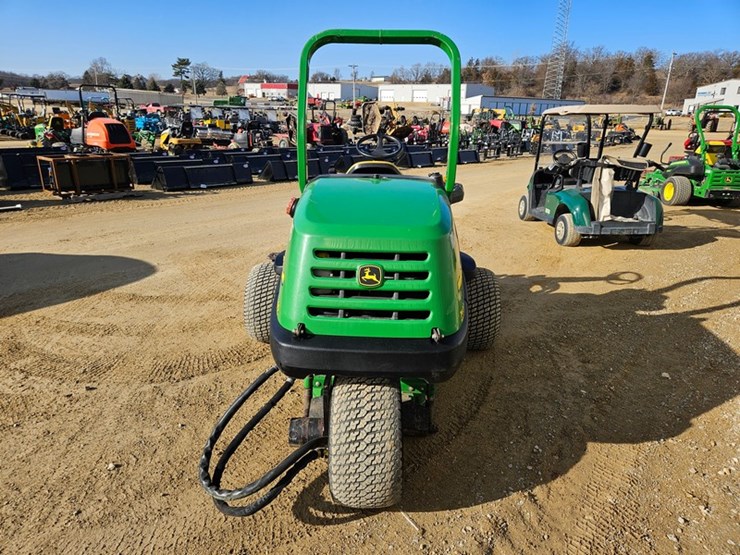 john-deere-7400-image-4
