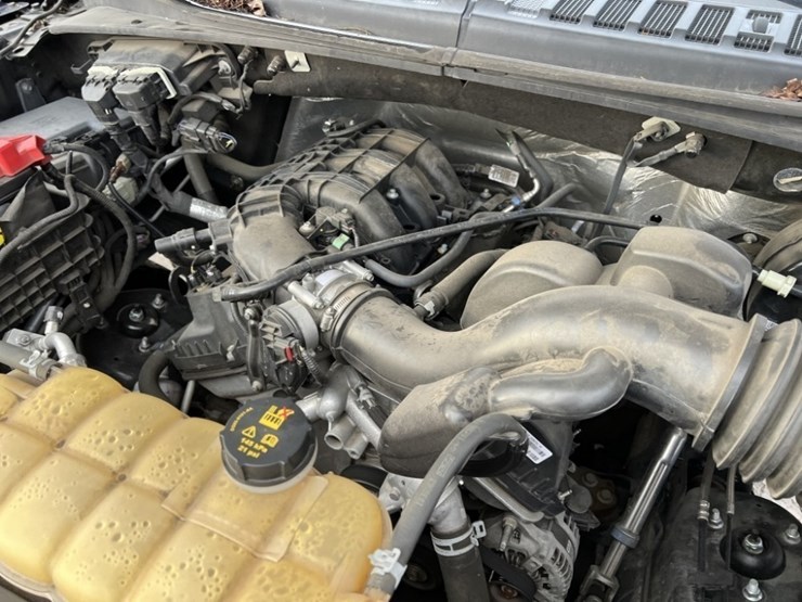 2016-ford-f150-xl-image-12