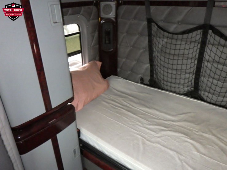 2019-freightliner-coronado-122-image-19