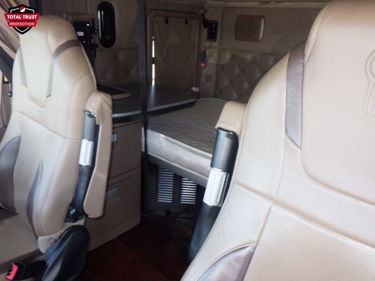 2021-kenworth-t680-image-21