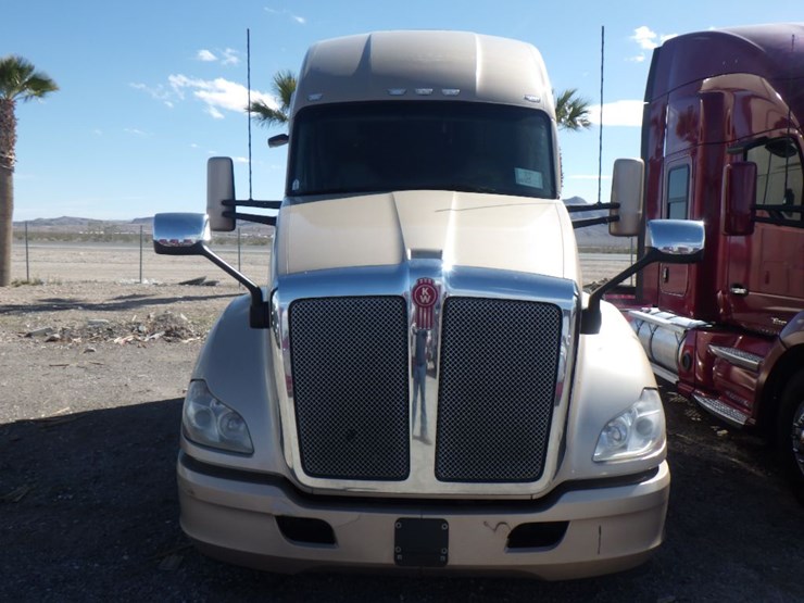 2020-kenworth-t680-image-2
