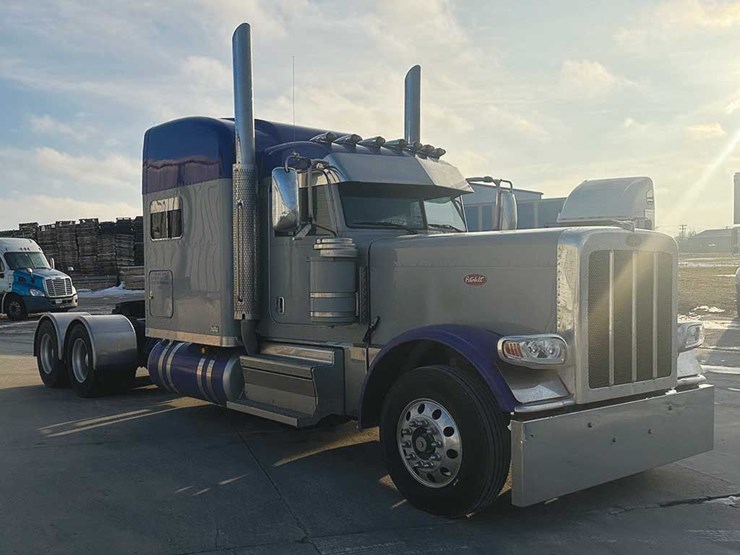 2024-peterbilt-389-image-2