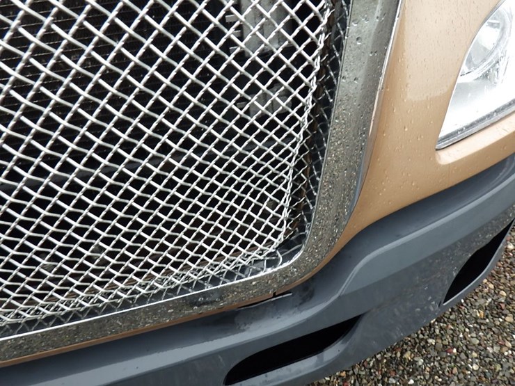 2022-kenworth-t680-image-30