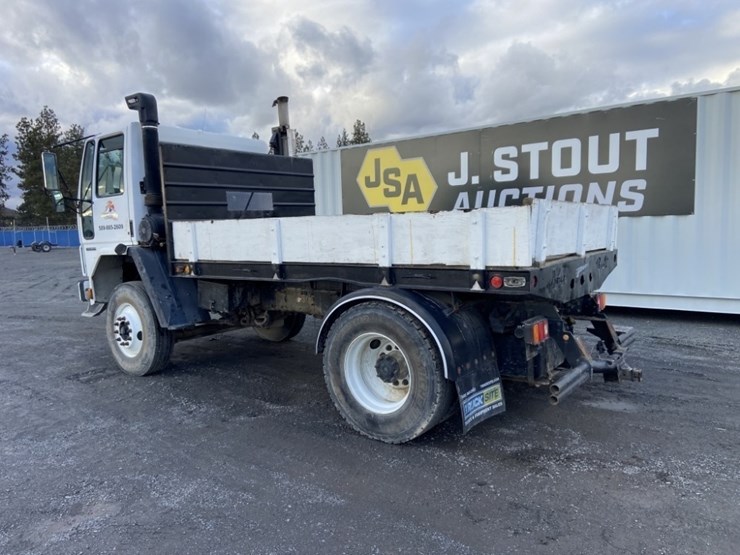 2005-freightliner-fc80-image-3