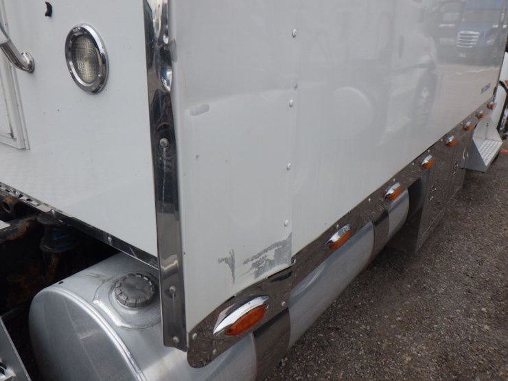 2014-kenworth-t660-image-11