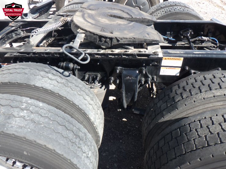 2024-freightliner-cascadia-126-image-18