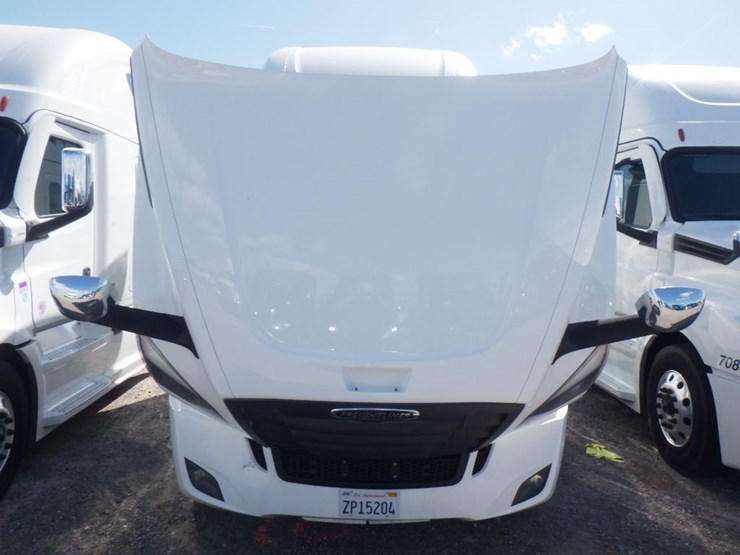 2024-freightliner-cascadia-126-image-26