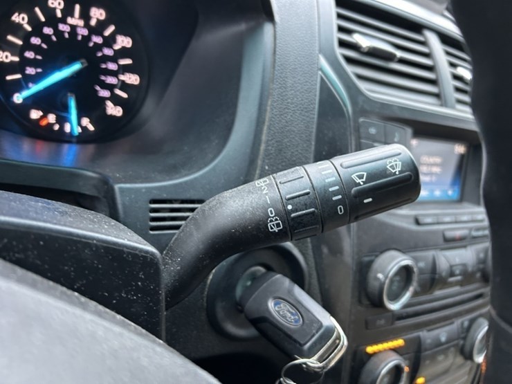 2016-ford-explorer-image-29