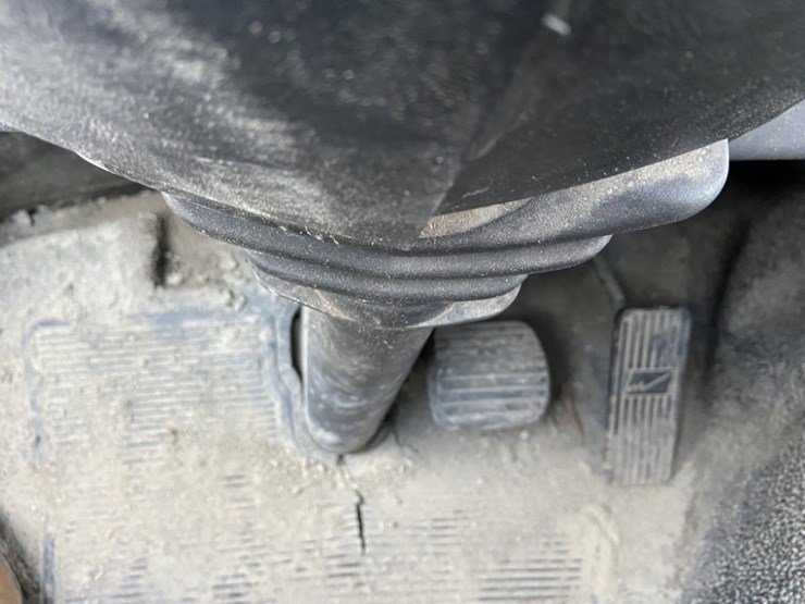 2005-freightliner-fc80-image-30