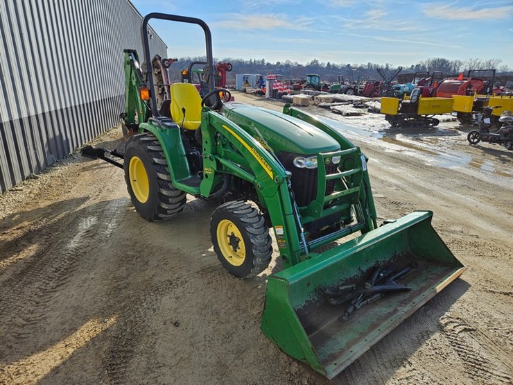 john-deere-3320-image-7