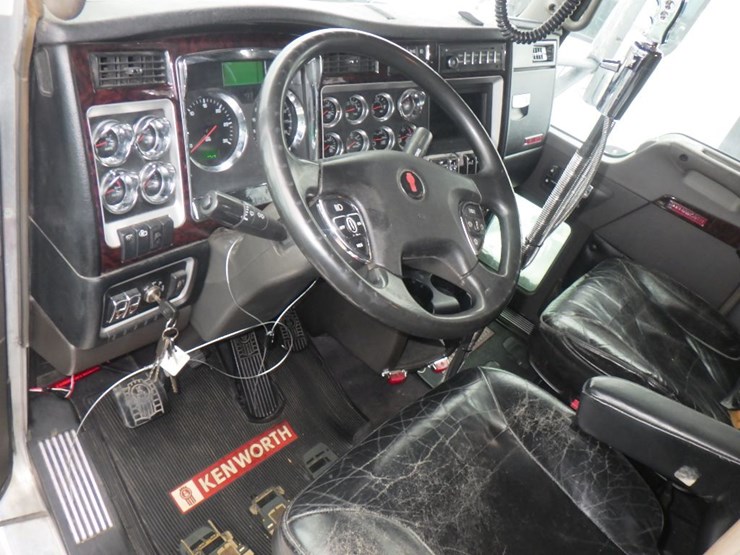 2014-kenworth-t660-image-21