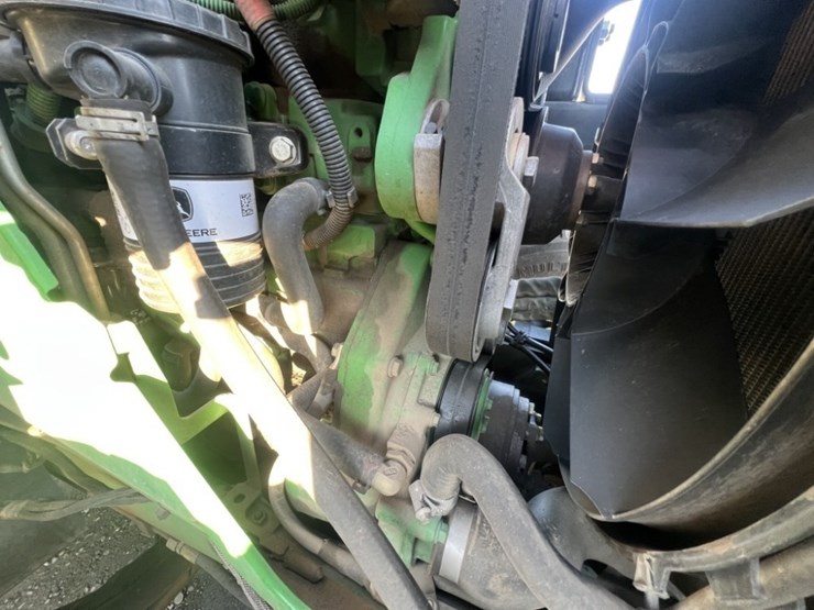 2015-john-deere-6125m-image-12