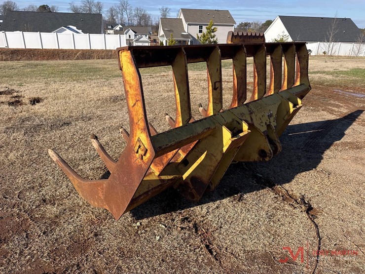 rockland8'-stacking-rake-loader-attachment-image-3