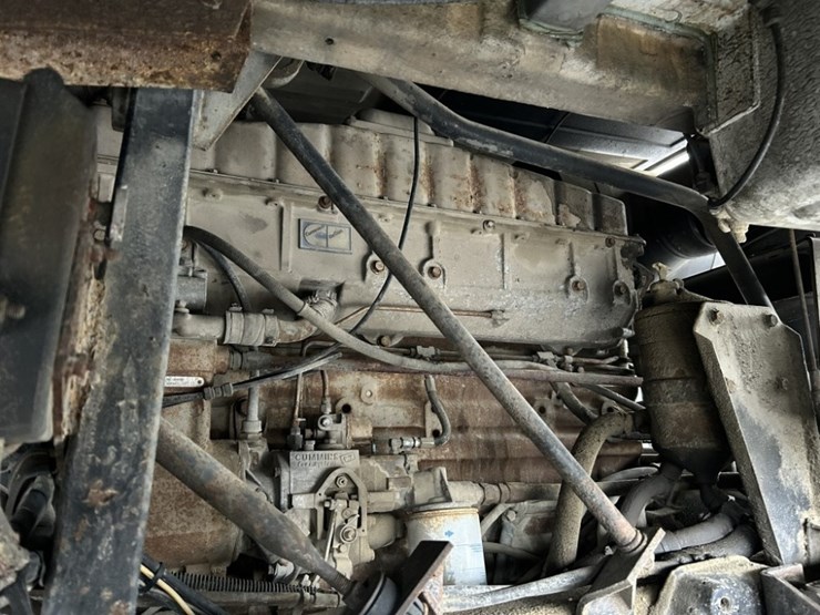 1985-mack-mh633-t/a-sleeper-truck-tractor-image-39