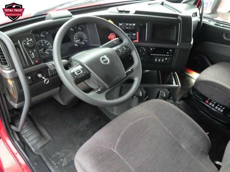 2025-volvo-vnl-760-image-17