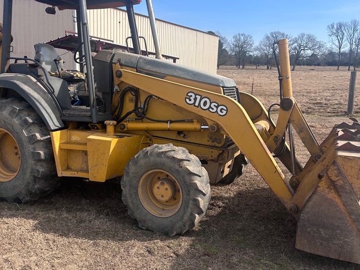 deere-310g-image-3