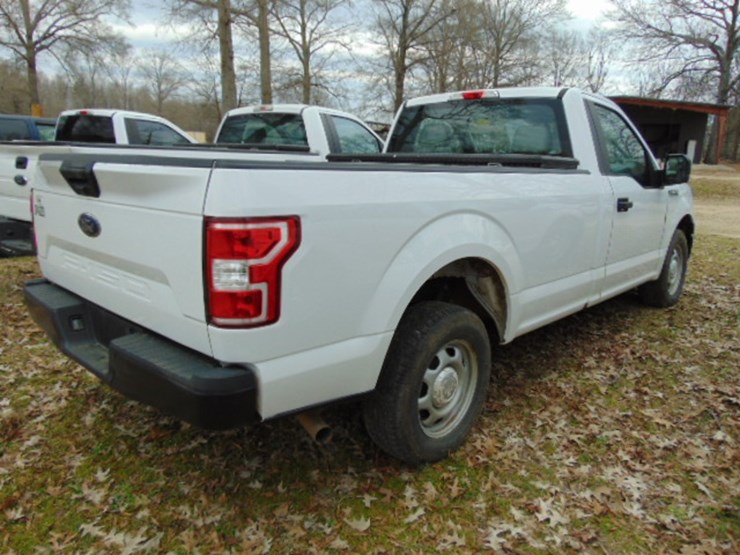 2019-ford-f150-xl-image-2