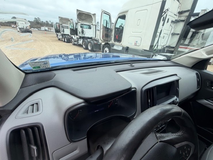 2019-chevrolet-colorado-image-43