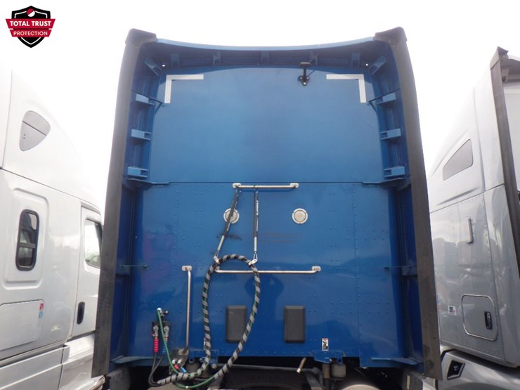 2022-kenworth-t680-image-10