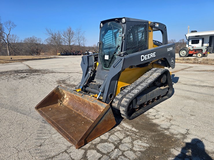 2012-deere-329d-image-3