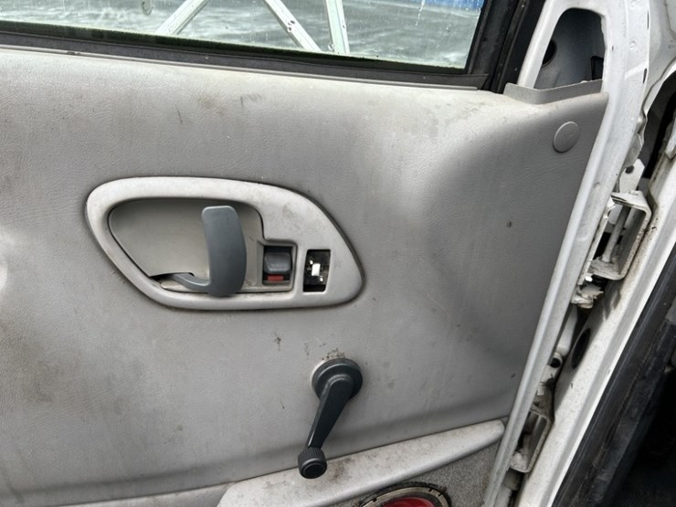 1997-chevrolet-c6500-chip-truck-image-29