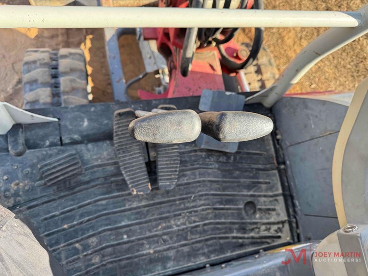 2019-takeuchi-tb230-image-19